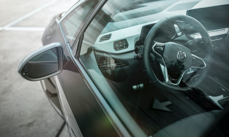 a guide for arizona car owners exploring different type of auto glass
